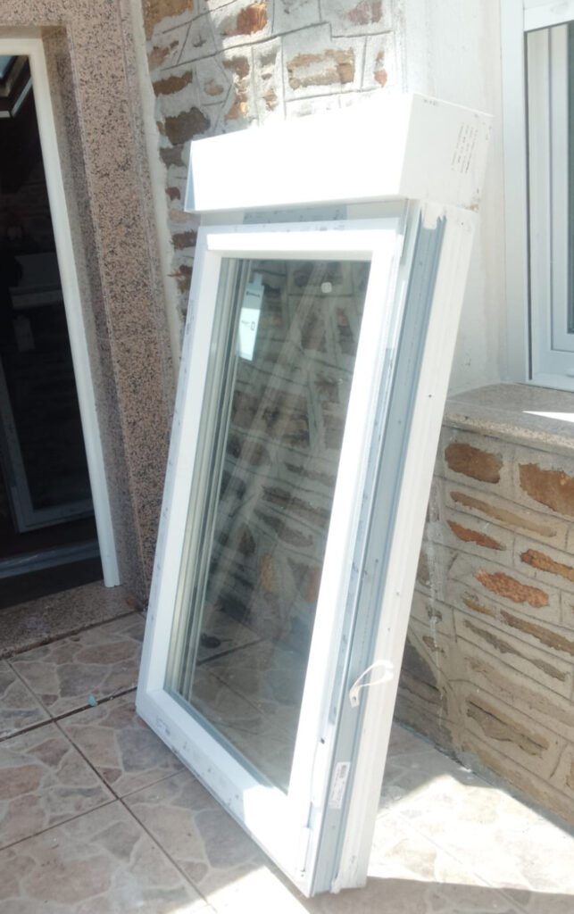 Venta de ventana de PVC con mosquitera